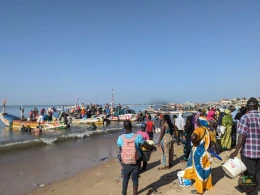 Excursions Sénégal Arrivée des pêcheurs à Mbour - Image 9